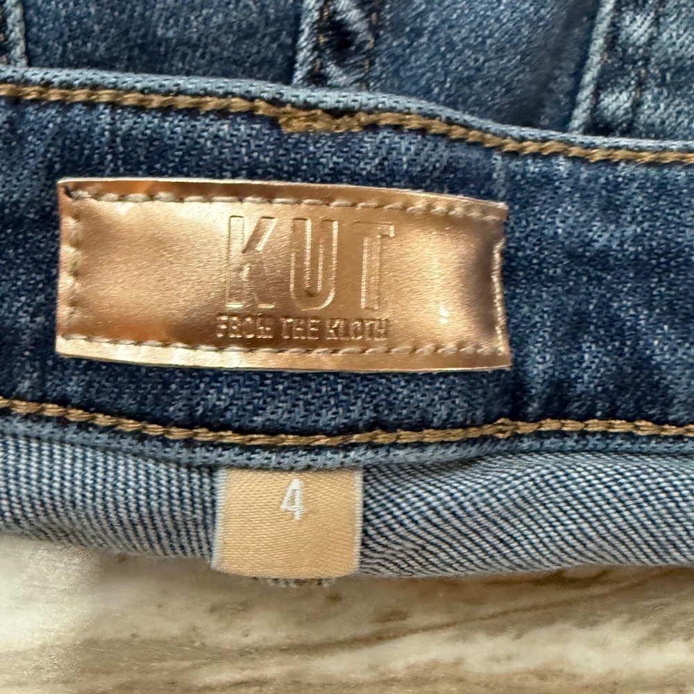 Kut from the Kloth Catherine Boyfriend Shorts Blue Denim Distressed Size 4 - Picture 7 of 7